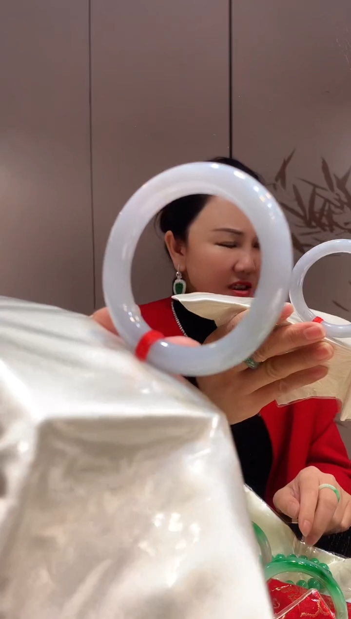 【闪购商品】翡翠手镯未镶嵌手镯