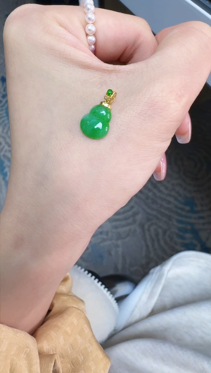 【闪购商品】翡翠颈饰18K金镶嵌缅甸翡翠A货吊坠