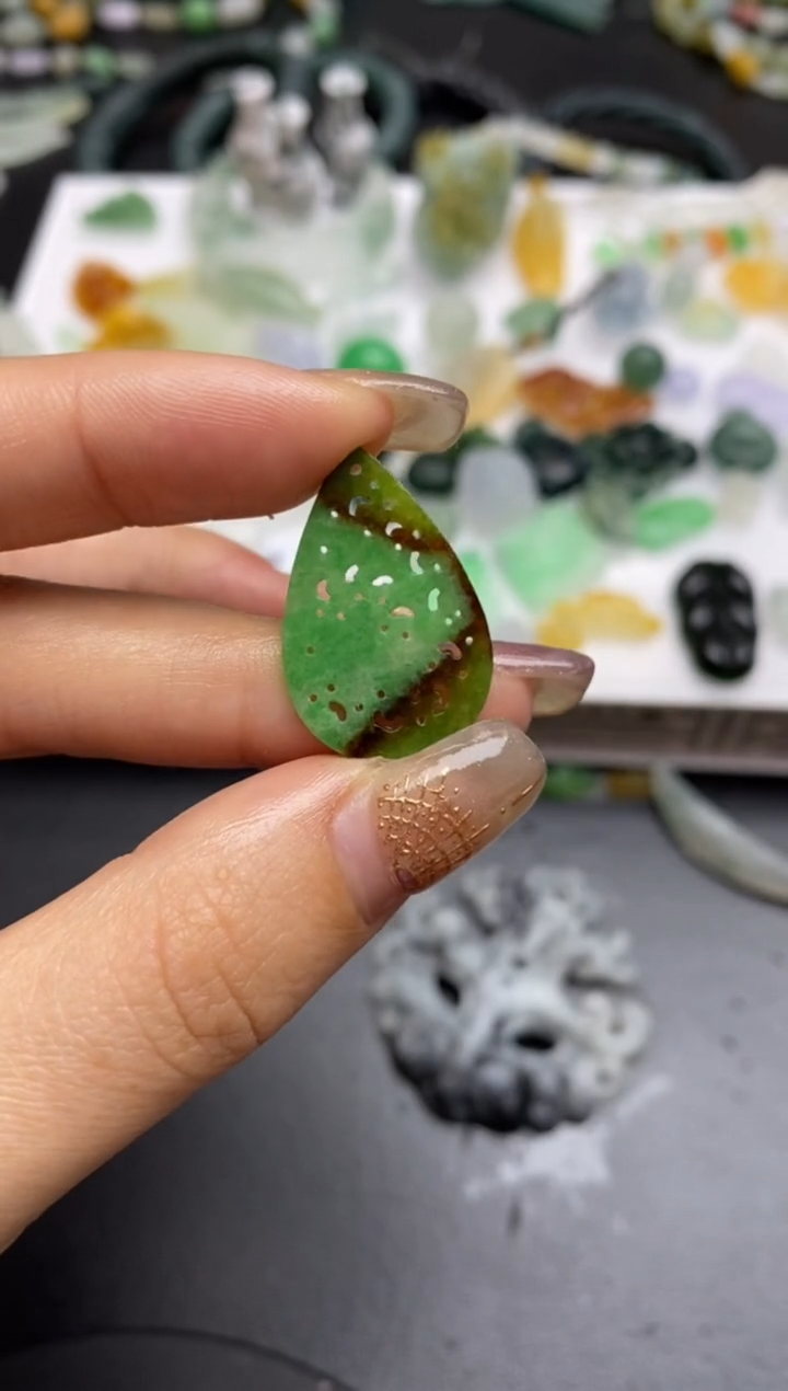 【闪购商品】定制翡翠未镶嵌翡翠毛货~