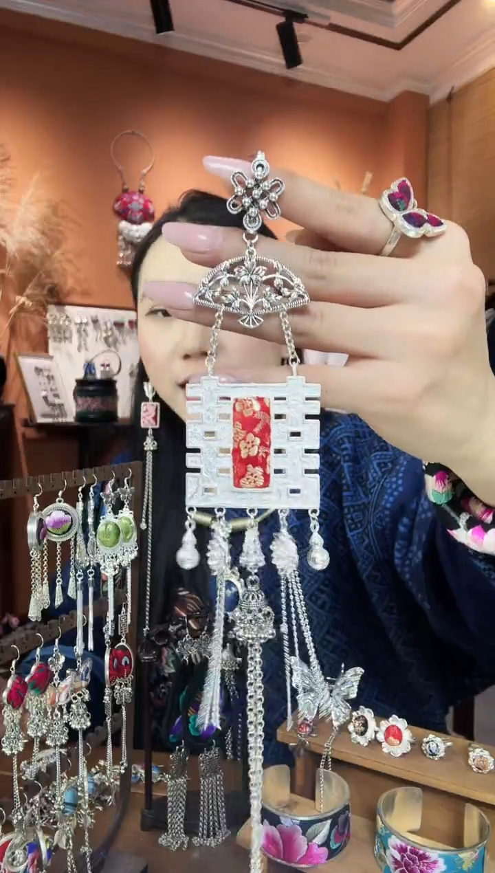 【闪购商品】刺绣传统非遗民族凤手工刺绣饰品压襟