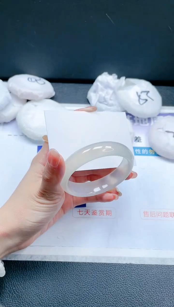 【闪购商品】石英质玉手镯未镶嵌16J328-56