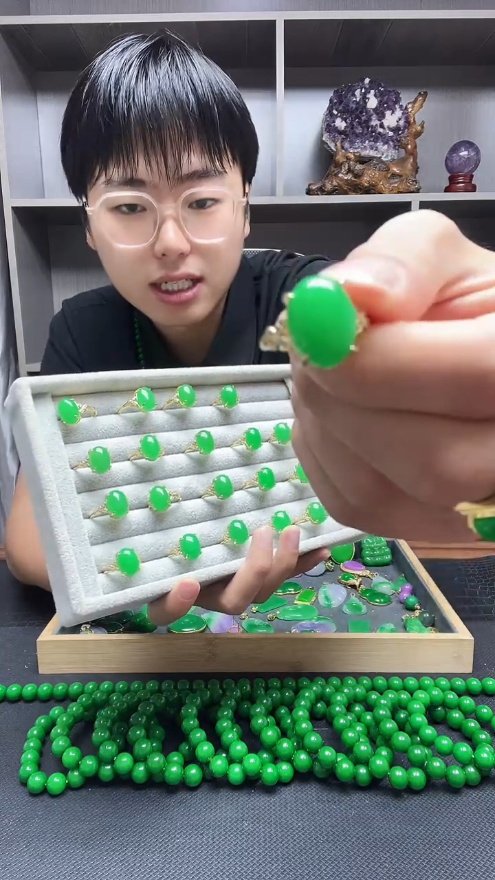 14K金镶嵌戒指翡翠戒指