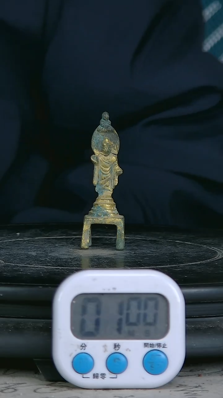 陶秋**红精铜打造精美铜像