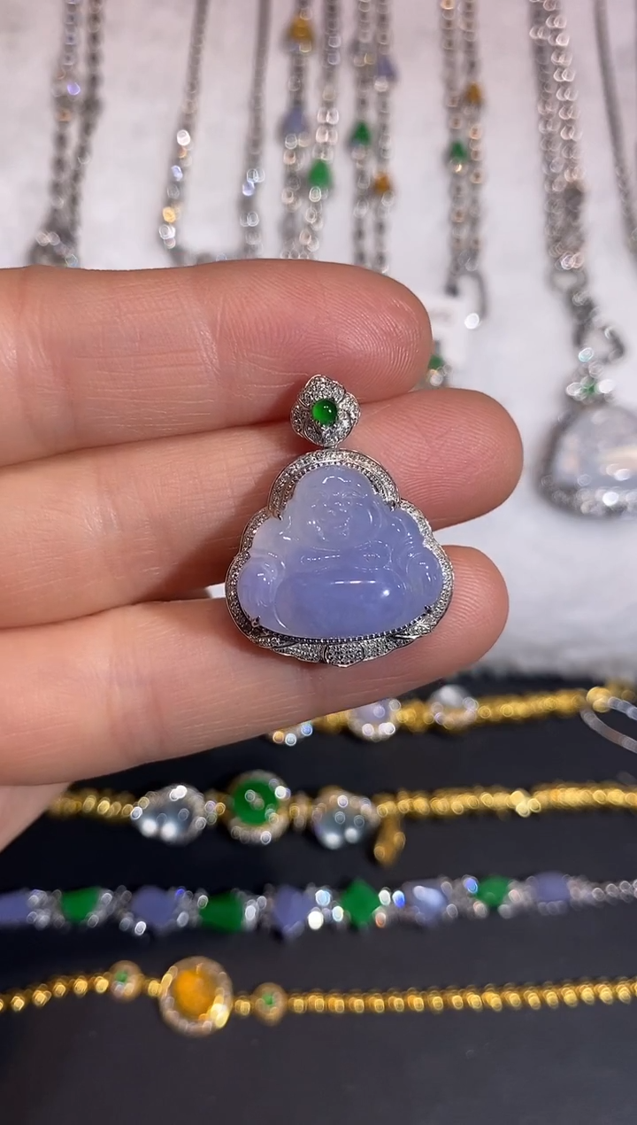 颈饰18K金镶嵌翡翠吊坠