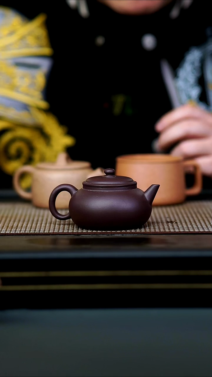 茶壶紫砂全手茄皮紫泥执素160cc