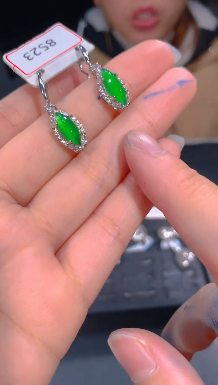 【闪购商品】定制翡翠未镶嵌65定制翡翠，多样性发货（发其一）