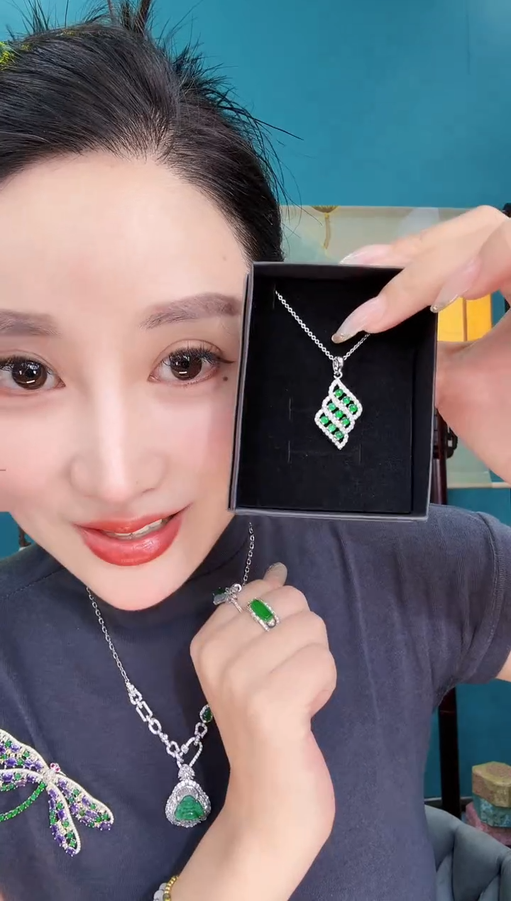 翡翠未镶嵌颈饰吊坠（不含链）