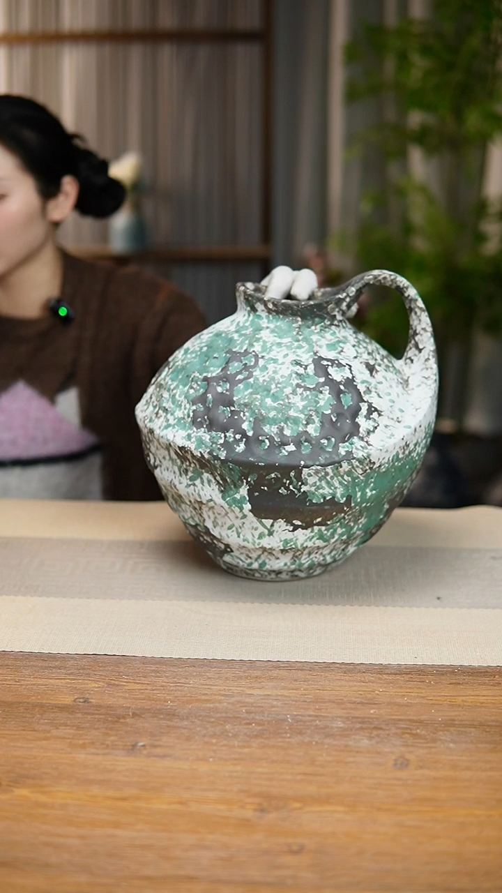 【闪购商品】陶瓷花器涂鸦绿胖奶壶