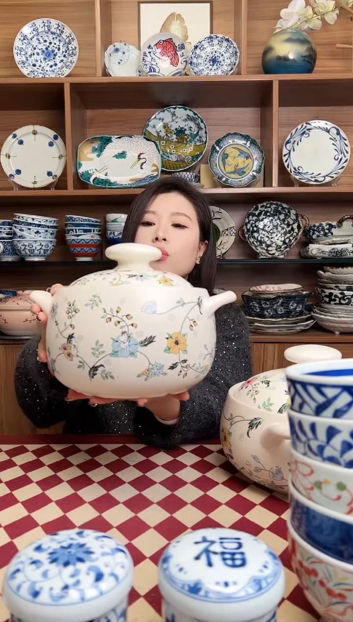 【闪购商品】瓷片姆明花丛中汤锅(4.5L)