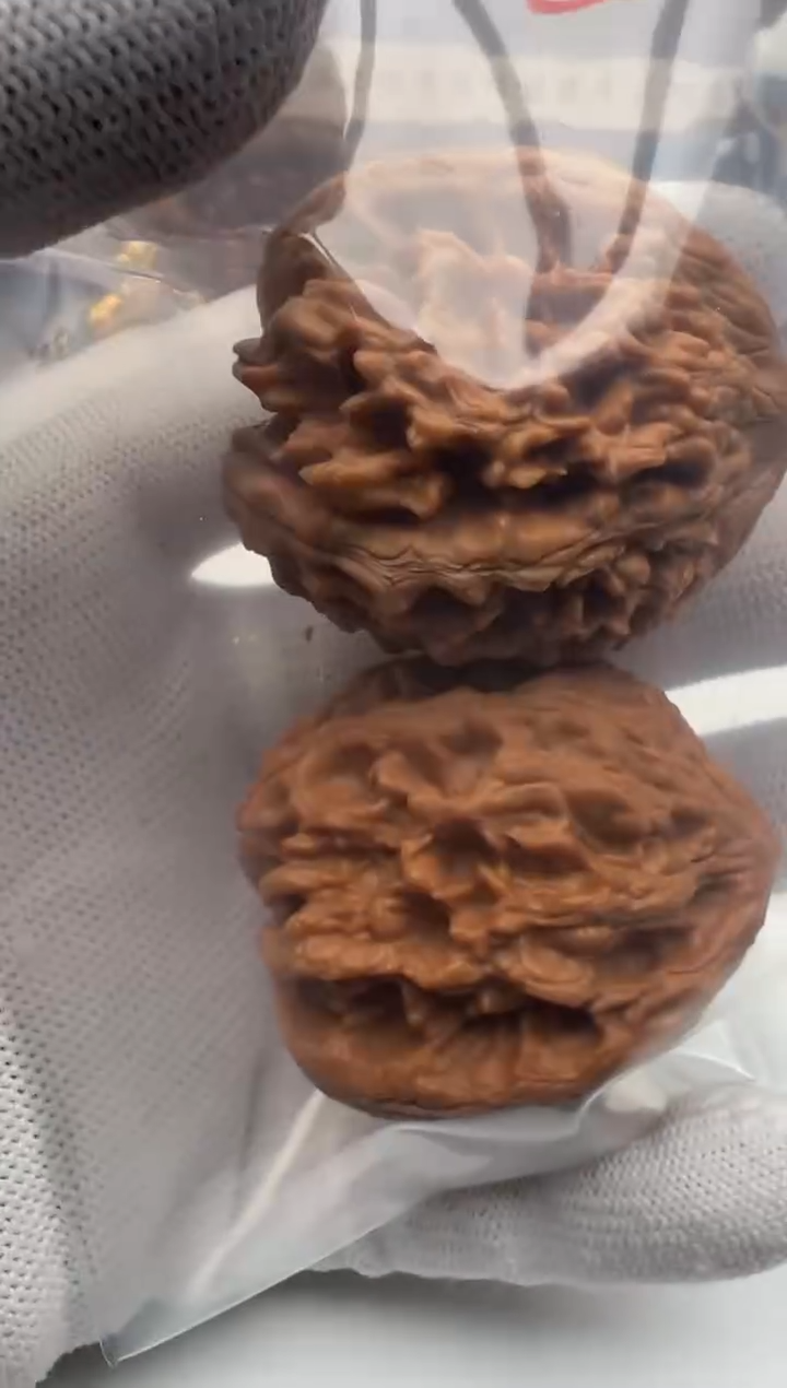 【闪购商品】文玩核桃把件核桃一对