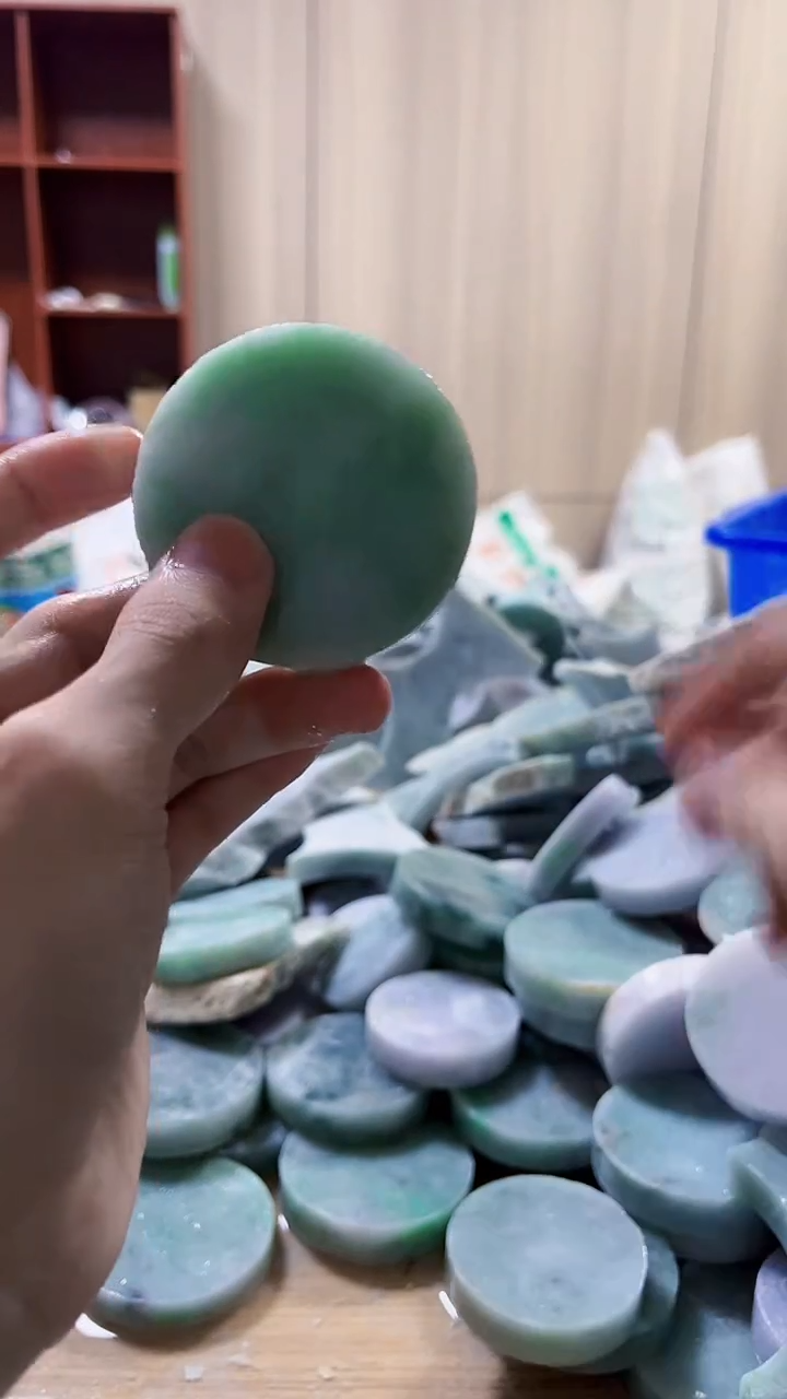 翡翠裸石缅甸翡翠A货文7492