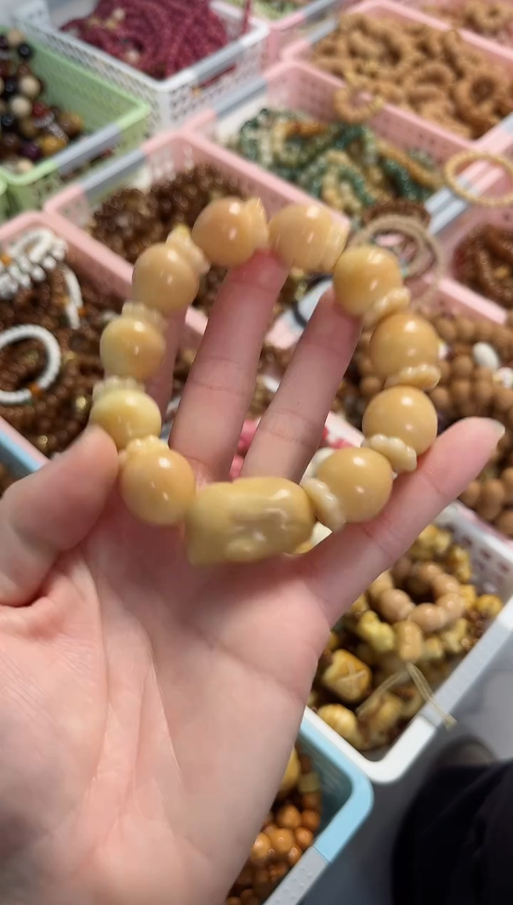 【闪购商品】菩提根/象牙果手串菩提根小兔子吃萝卜（手串）