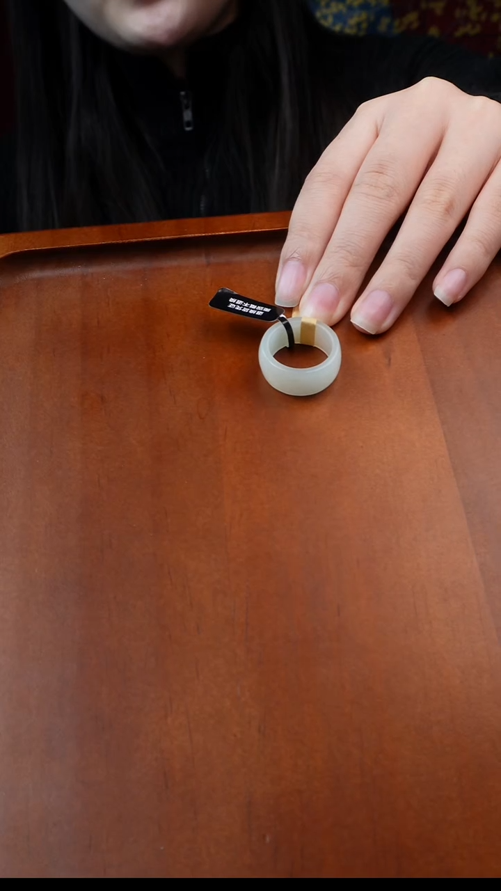 未镶嵌戒指和田玉珊***瑚1-17.9