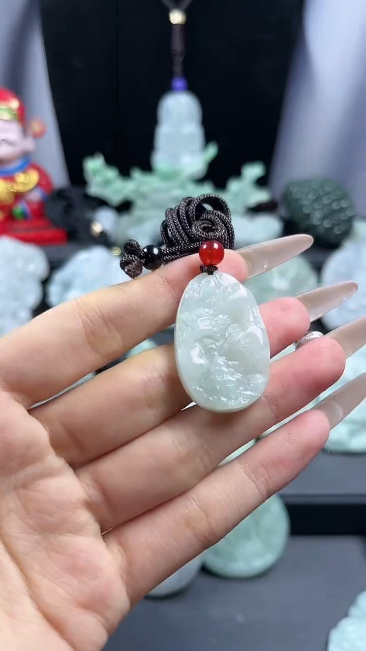 【闪购商品】翡翠颈饰未镶嵌小山水