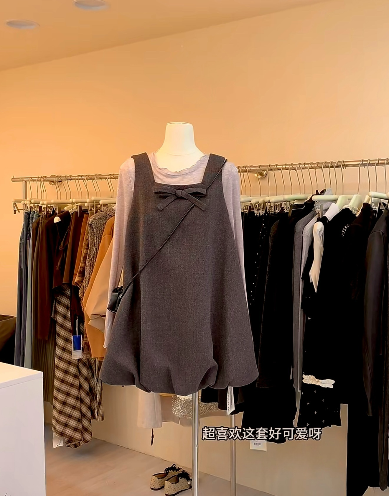 【实体店品质】- 娃娃无袖连衣裙