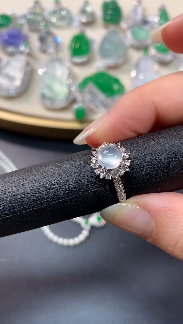 【闪购商品】翡翠戒指18K金镶嵌V33|8800+0