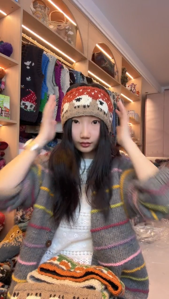 羊毛咖色细线小羊发带