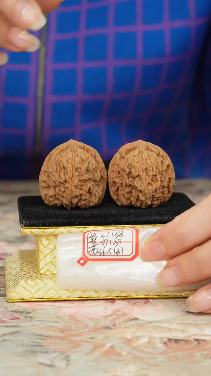 【闪购商品】文玩核桃把件原产地南将石