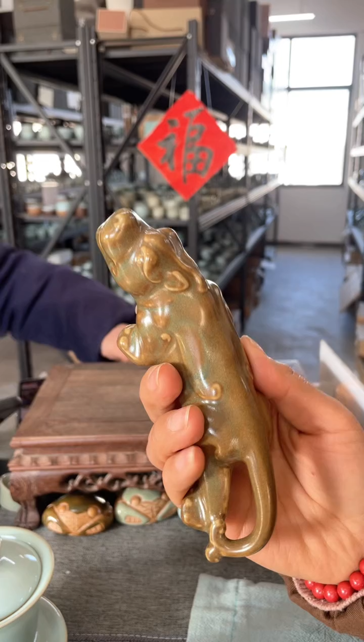 【闪购商品】瓷片青绿釉小貔貅