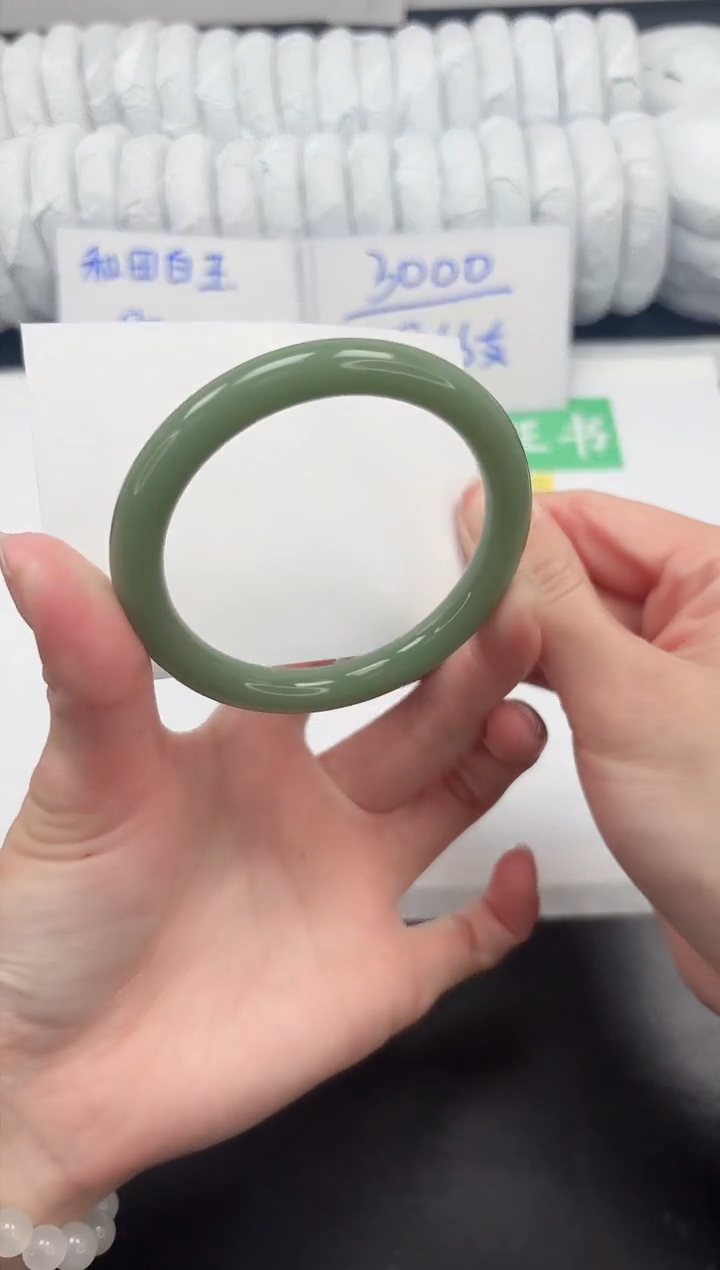 【闪购商品】石英质玉手镯未镶嵌27-59.4