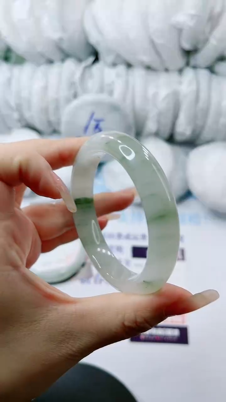 【闪购商品】石英质玉手镯未镶嵌多样性发货V170