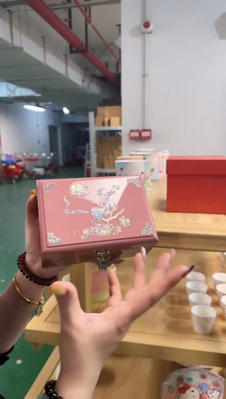 【闪购商品】瓷D057-------------