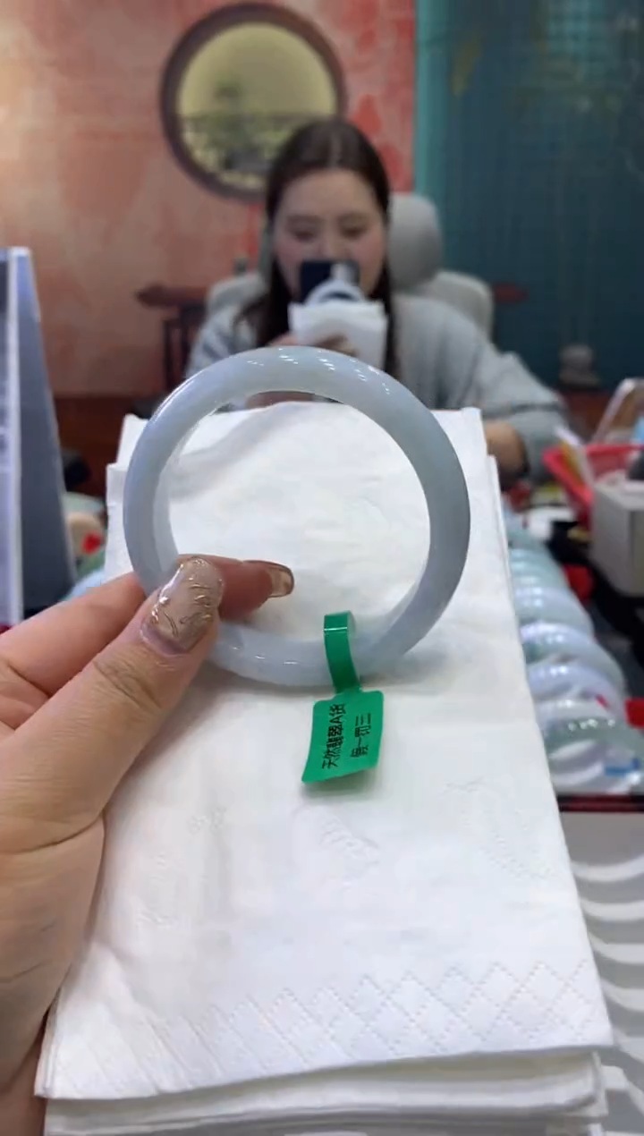 【闪购商品】翡翠手镯未镶嵌多人0011157