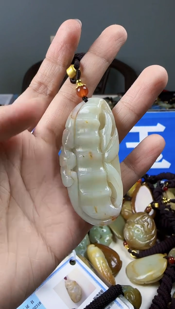 和田玉未镶嵌颈饰1