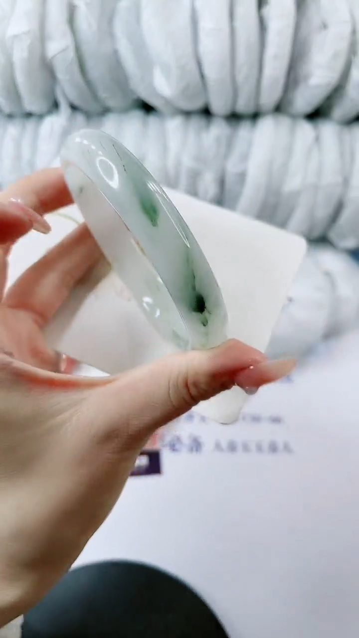 【闪购商品】石英质玉手镯未镶嵌1035004870-64多样性发货