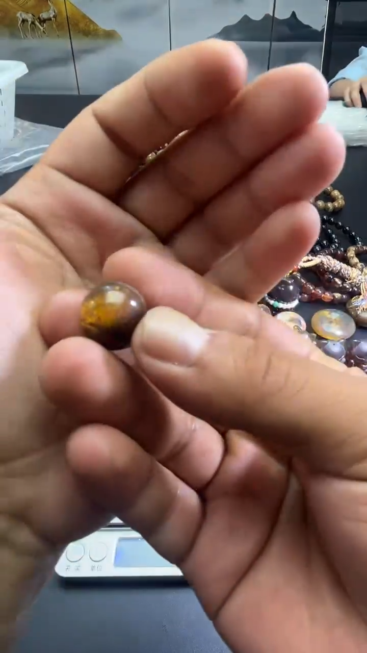裸石琥珀未镶嵌52