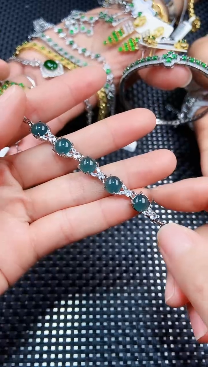 【闪购商品】翡翠手链未镶嵌1111111111