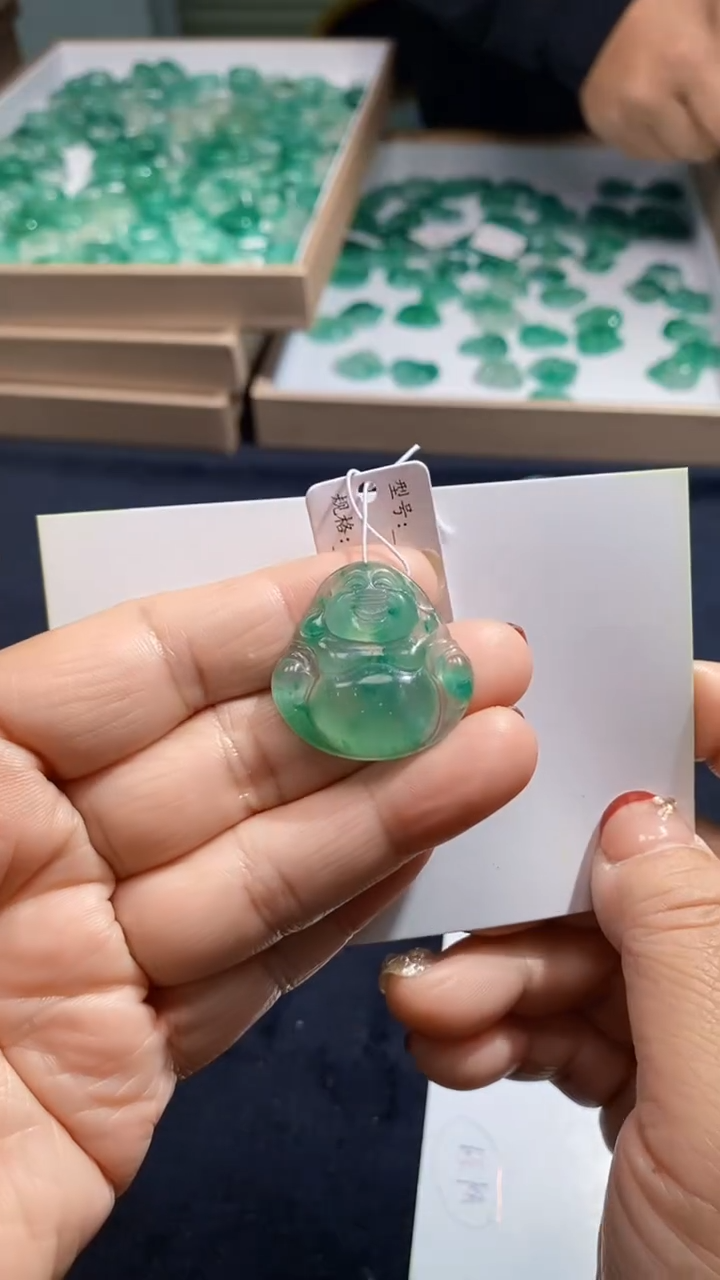 【闪购商品】石英质玉颈饰未镶嵌天然A货非洲翠石英玉