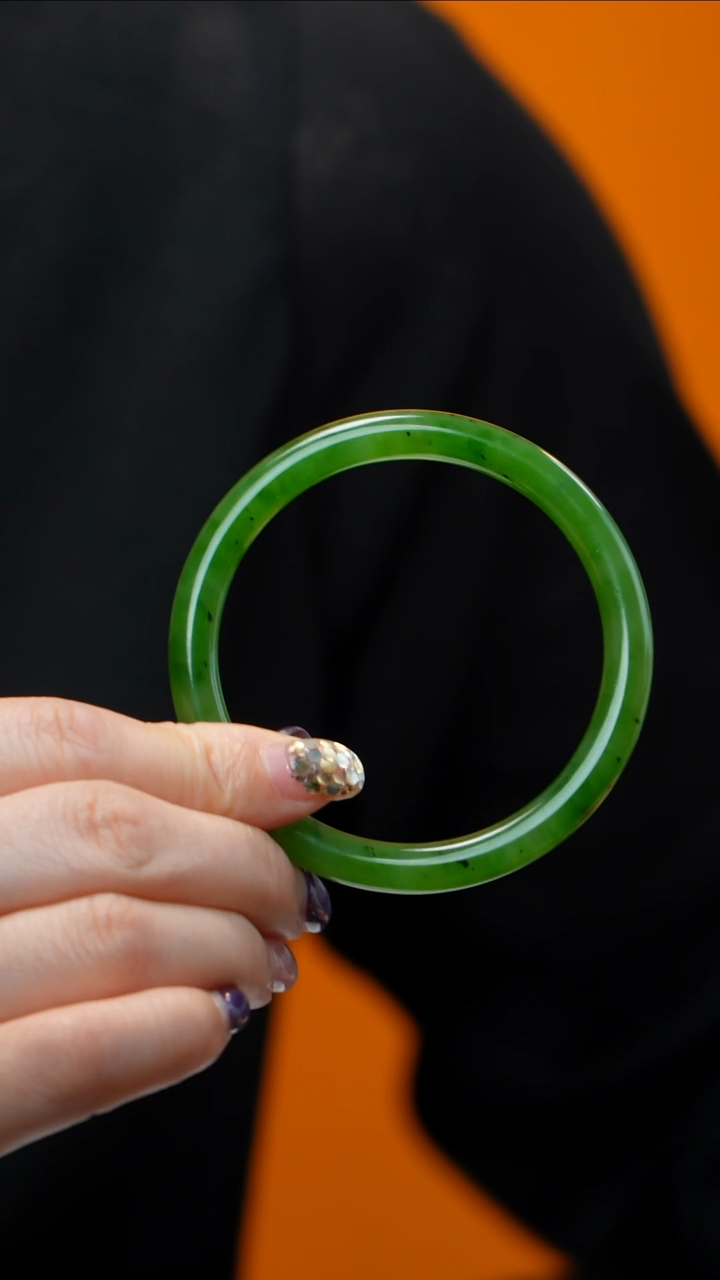 和田玉（碧玉）手镯未镶嵌碧玉手镯 多样性发其一 圈口备注