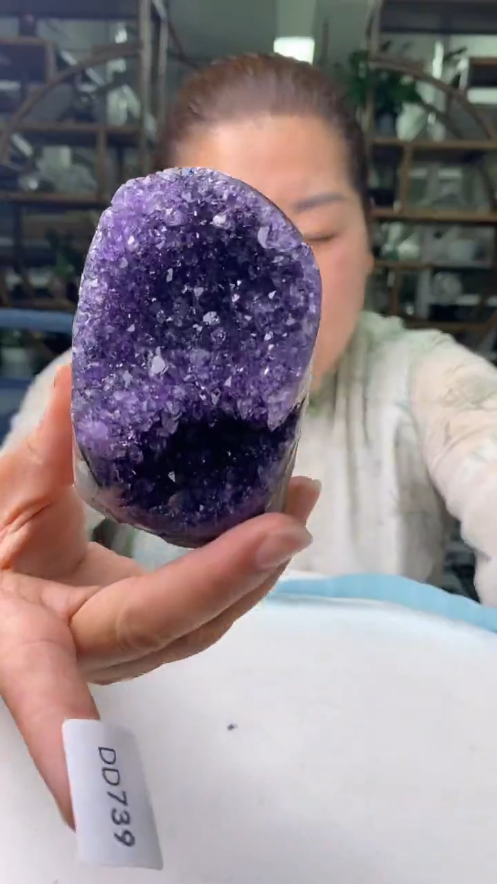 水晶珠宝半成品未镶嵌紫晶洞D739