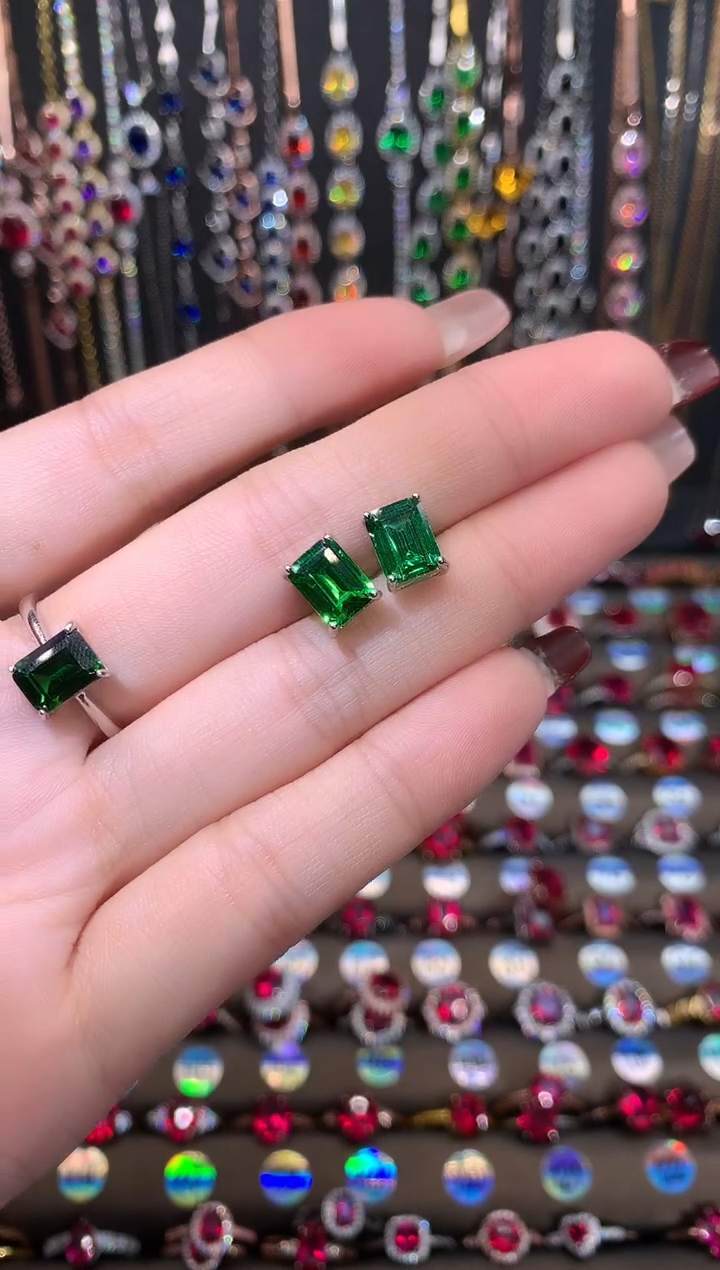 【闪购商品】透辉石耳饰银S925镶嵌银色6.8