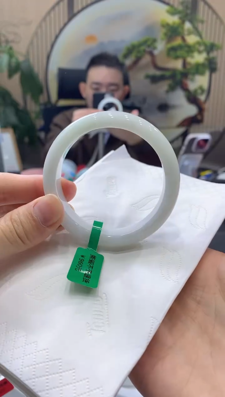 【闪购商品】翡翠手镯未镶嵌0000014782