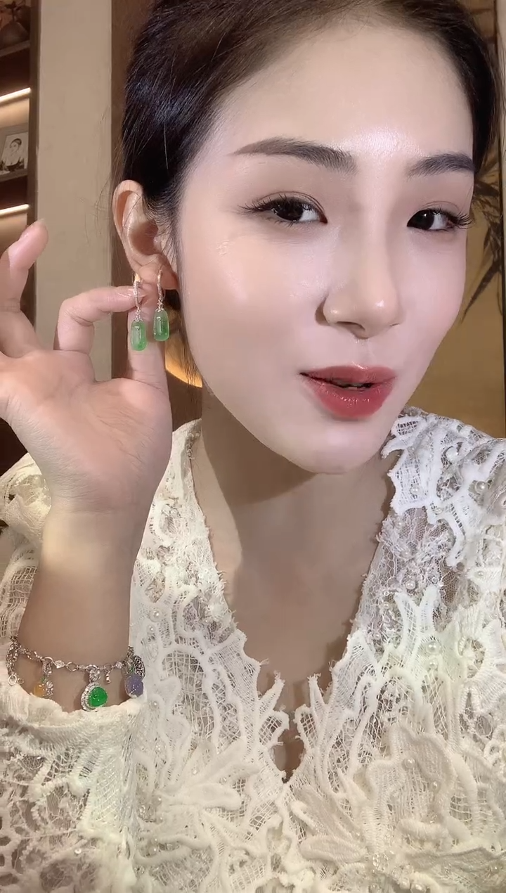 【闪购商品】翡翠耳饰18K金镶嵌C37翡翠