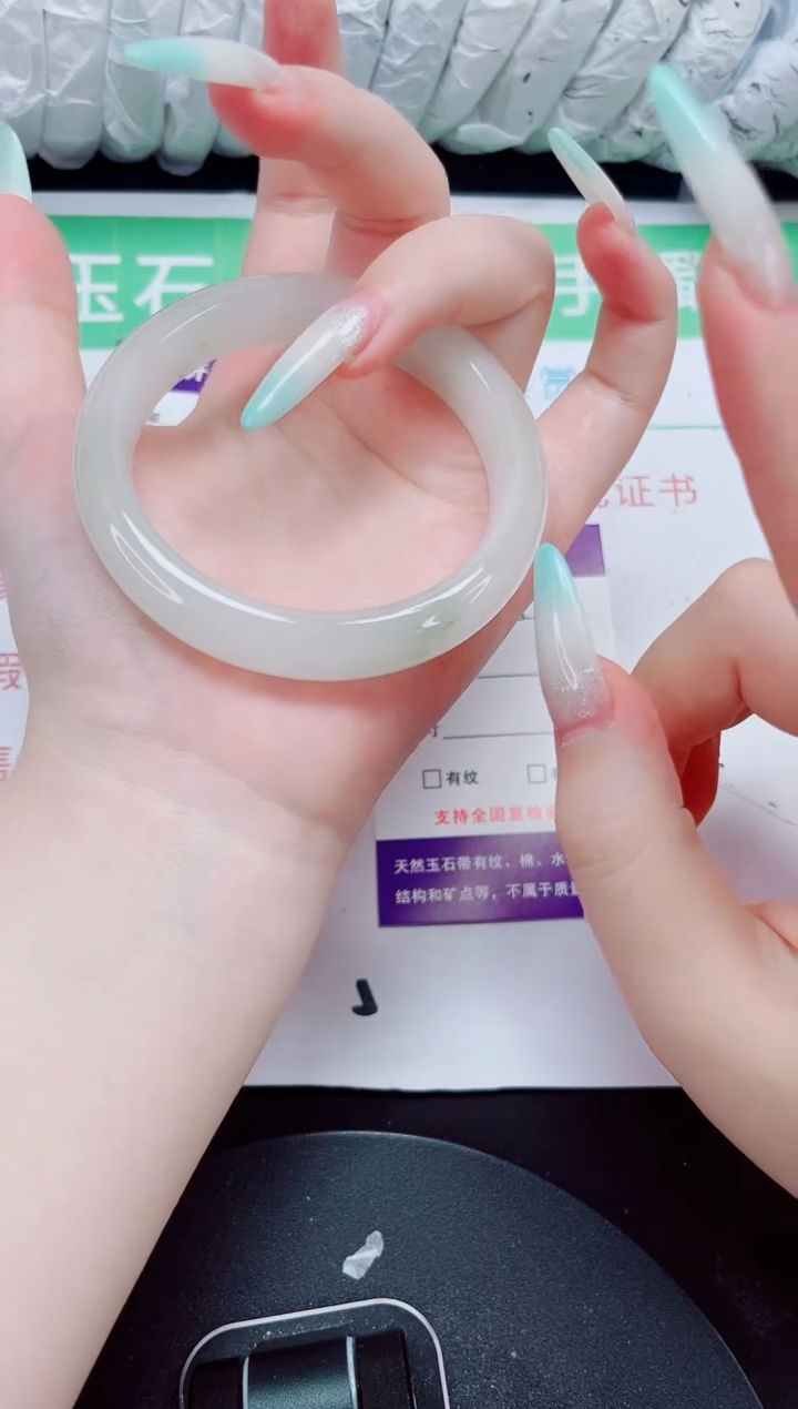 石英质玉手镯未镶嵌174-56/57