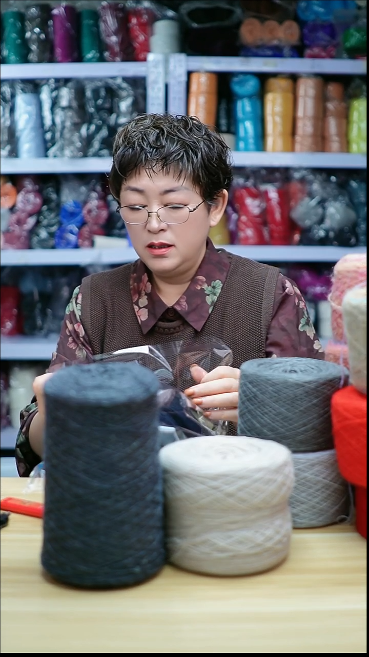 羊绒欢姐手编线B036