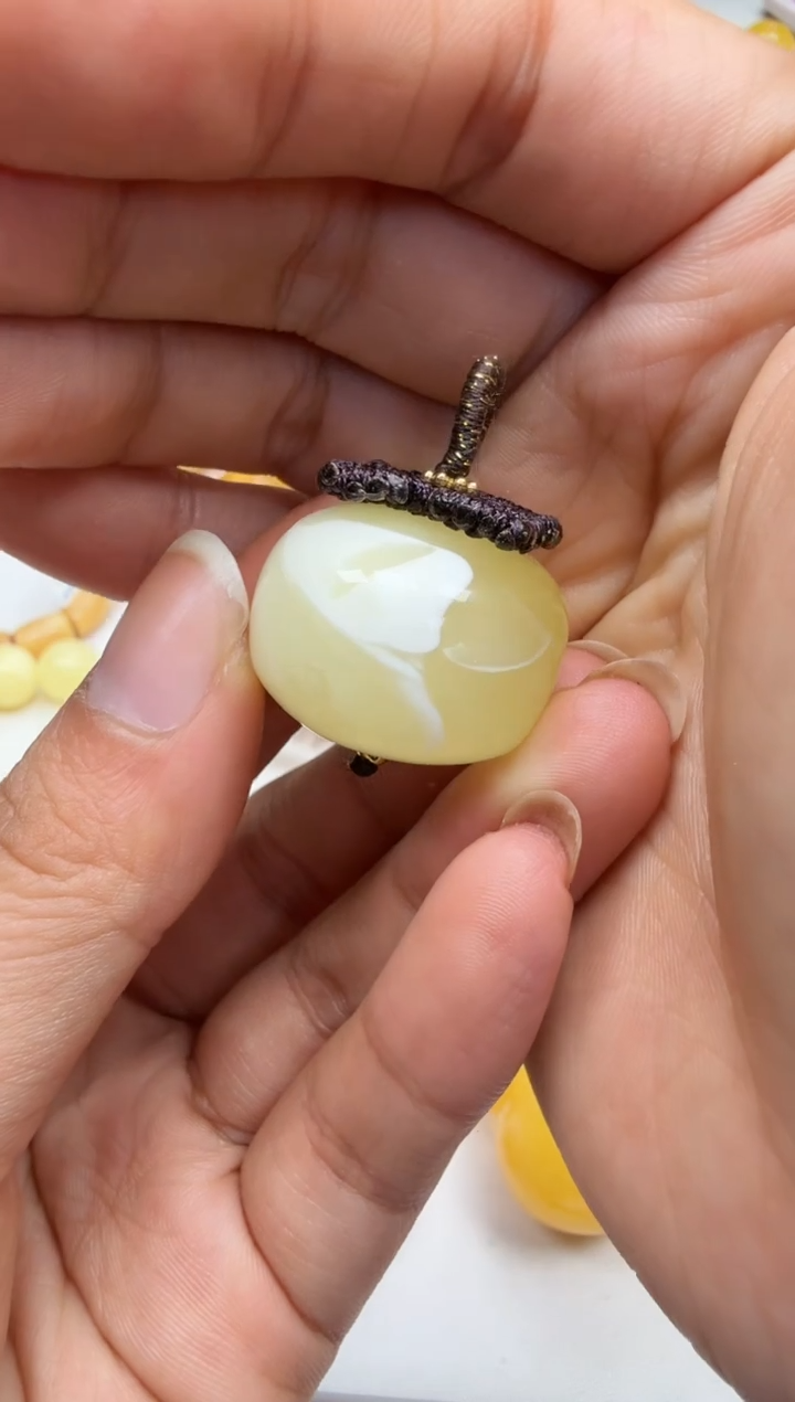 裸石琥珀未镶嵌如图