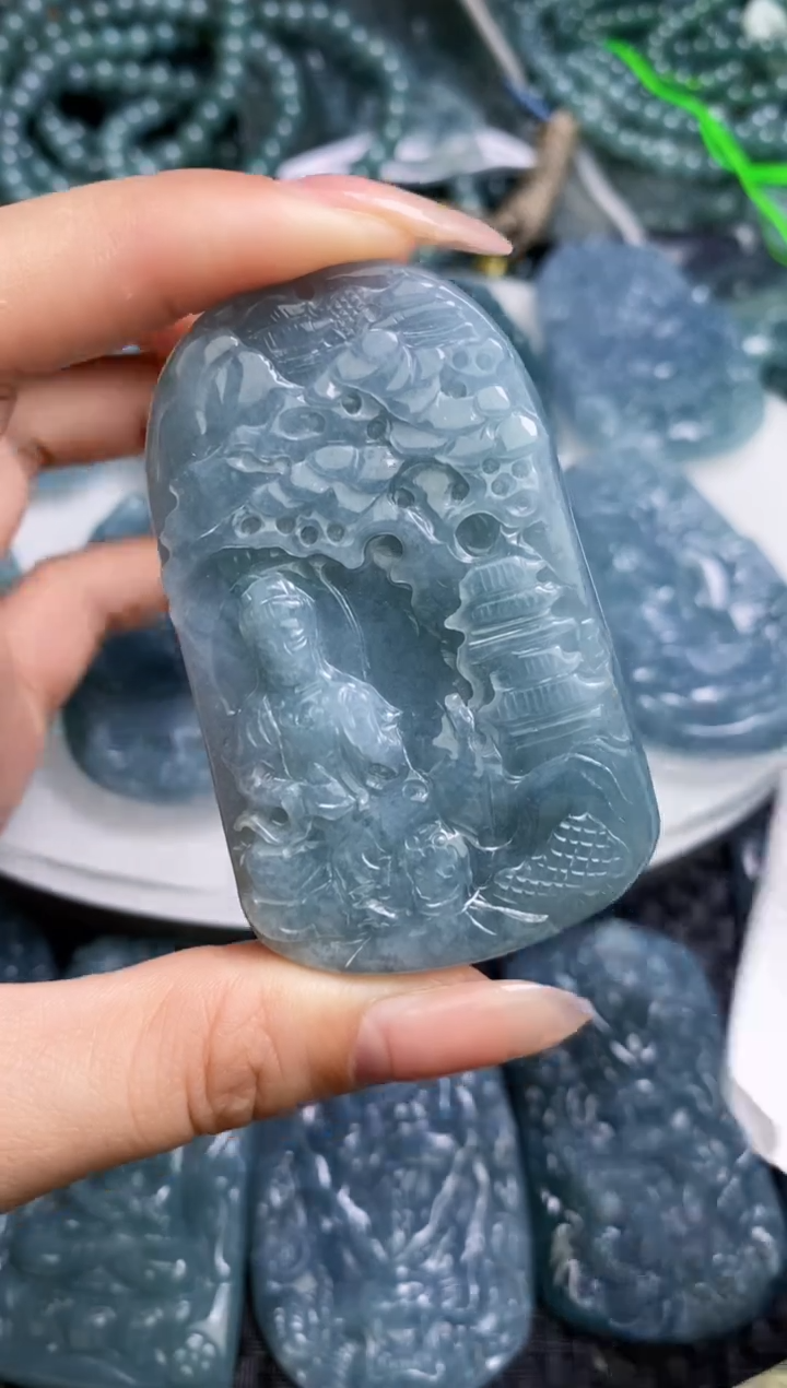 【闪购商品】翡翠颈饰未镶嵌          