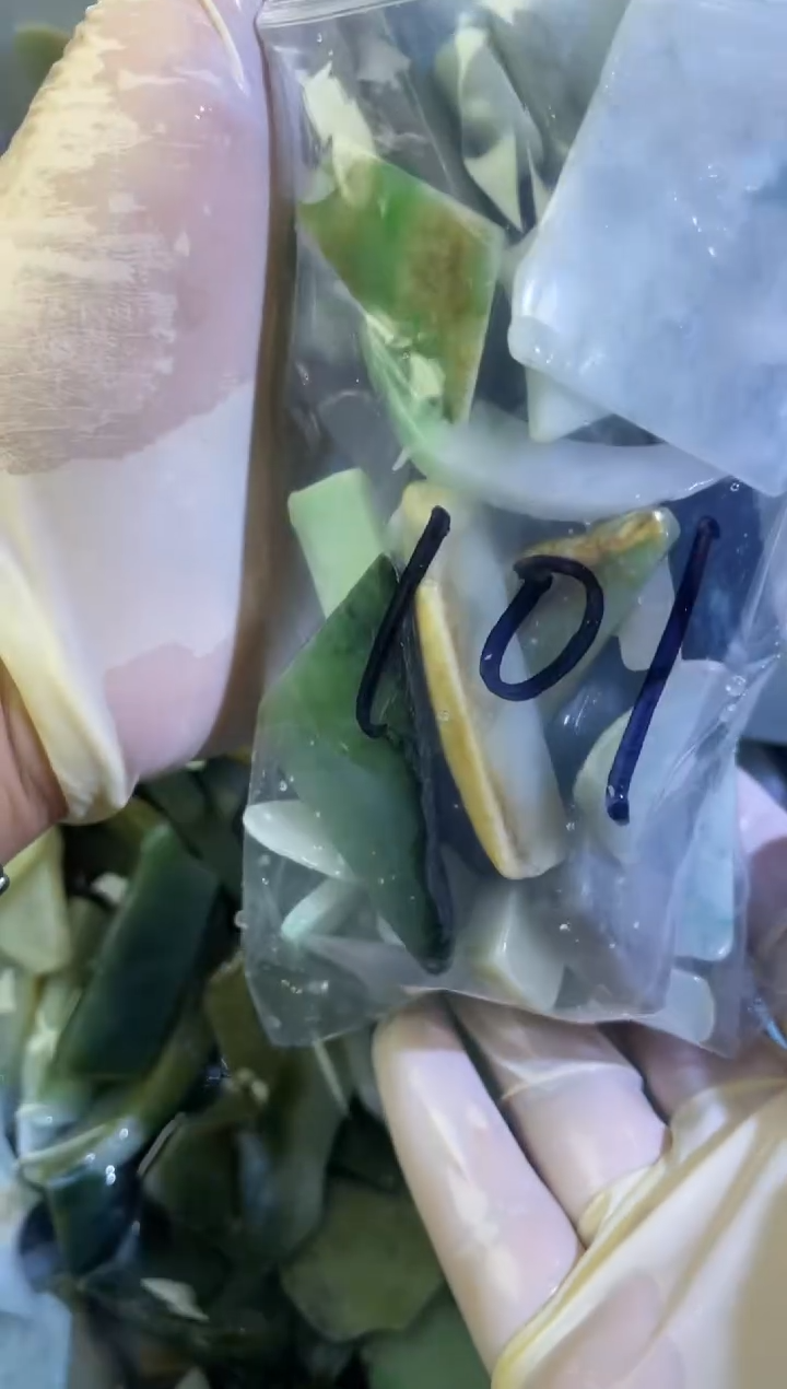 【闪购商品】翡翠颈饰未镶嵌天然翡翠大号500克101