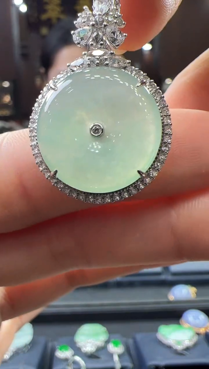 【闪购商品】翡翠挂件18K金镶嵌平安扣不含链