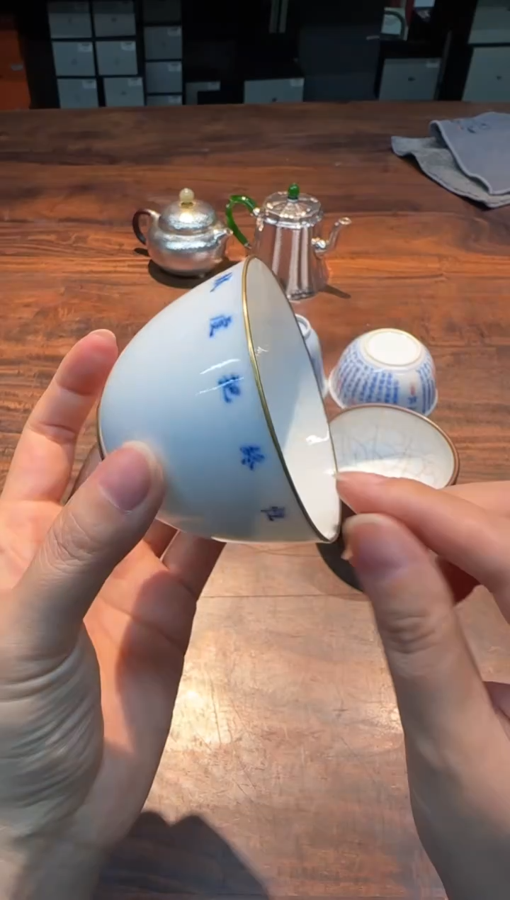 【闪购商品】清本源内模印百财·青花·守得描金卧足鸡心