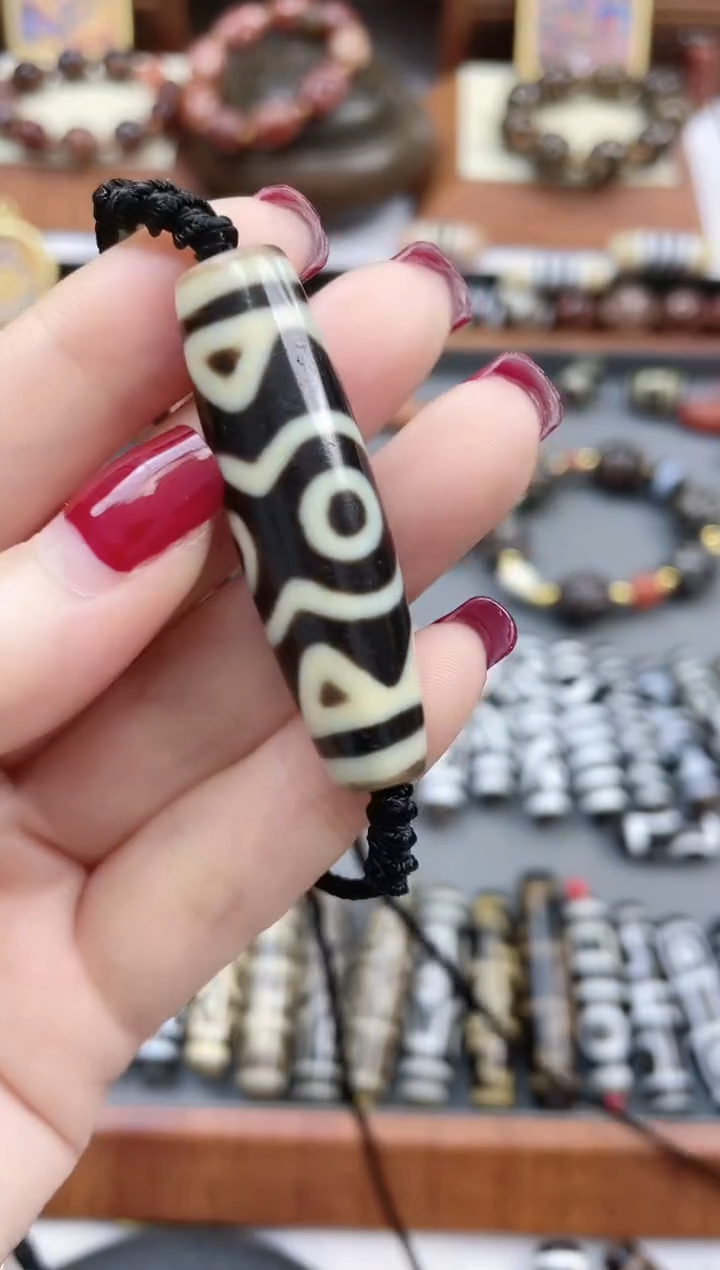 【闪购商品】玛瑙/玉髓珠珠未镶嵌聚缘莲花三眼