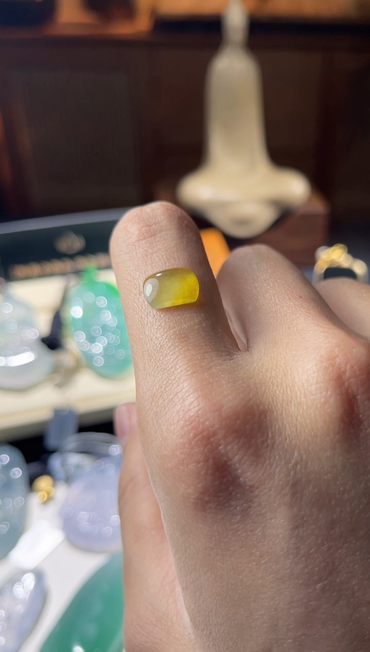 【闪购商品】定制翡翠未镶嵌佳佳翡翠黄翡马鞍戒面01