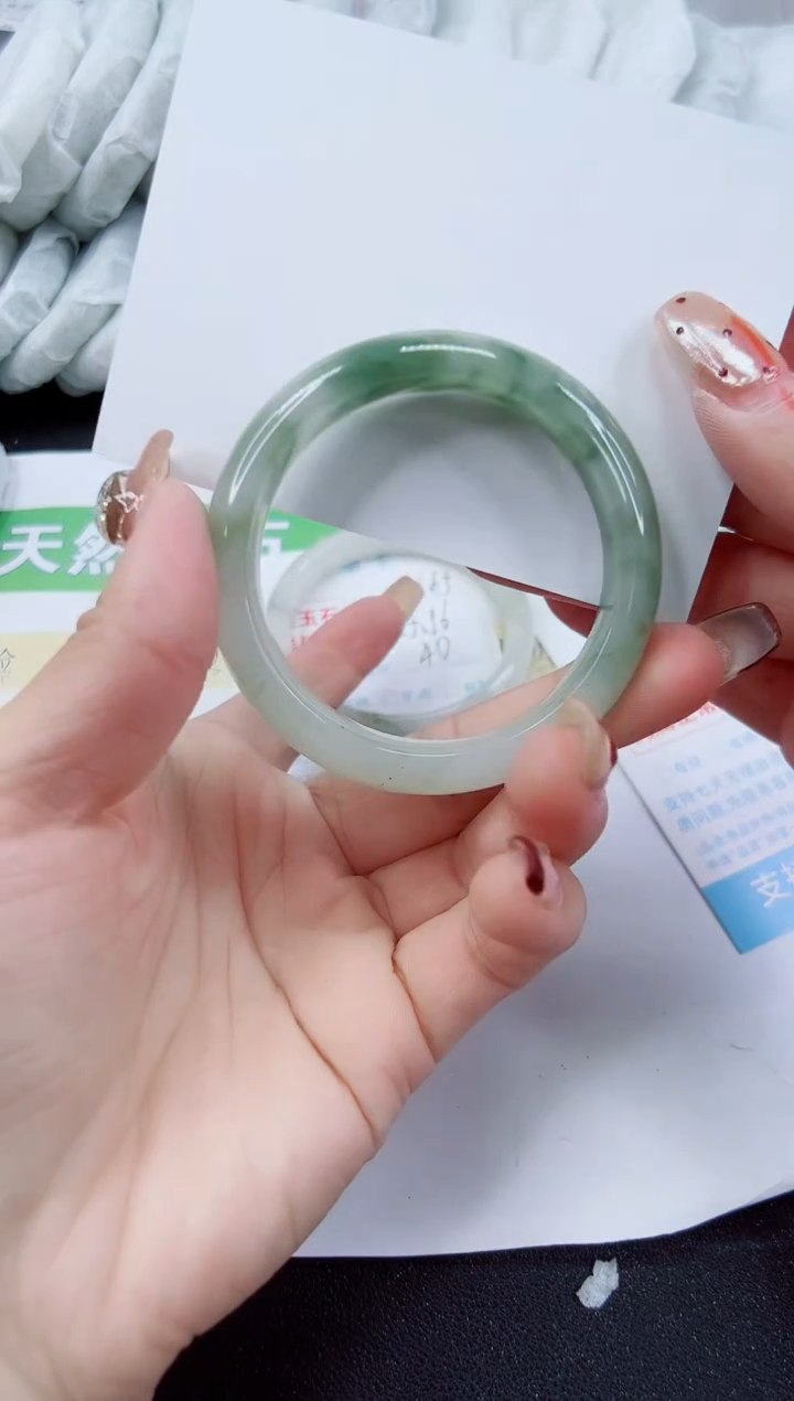 【闪购商品】石英质玉手镯未镶嵌166