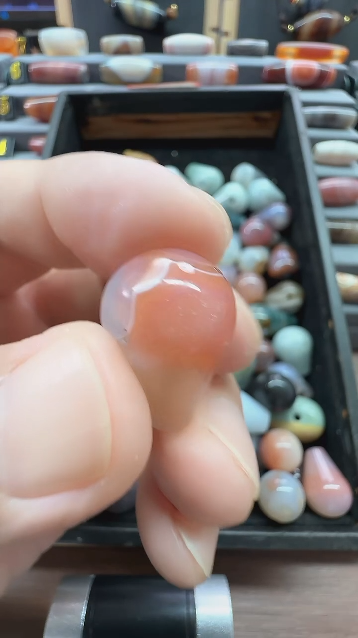 未镶嵌颈饰玛瑙/玉髓玛瑙 23*16