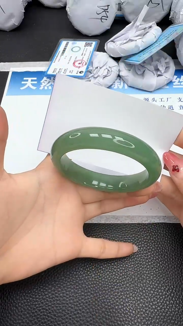 【闪购商品】石英质玉手镯未镶嵌148