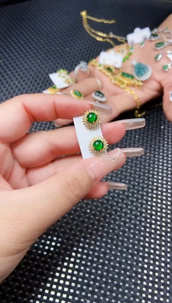 【闪购商品】翡翠未镶嵌耳饰11111111